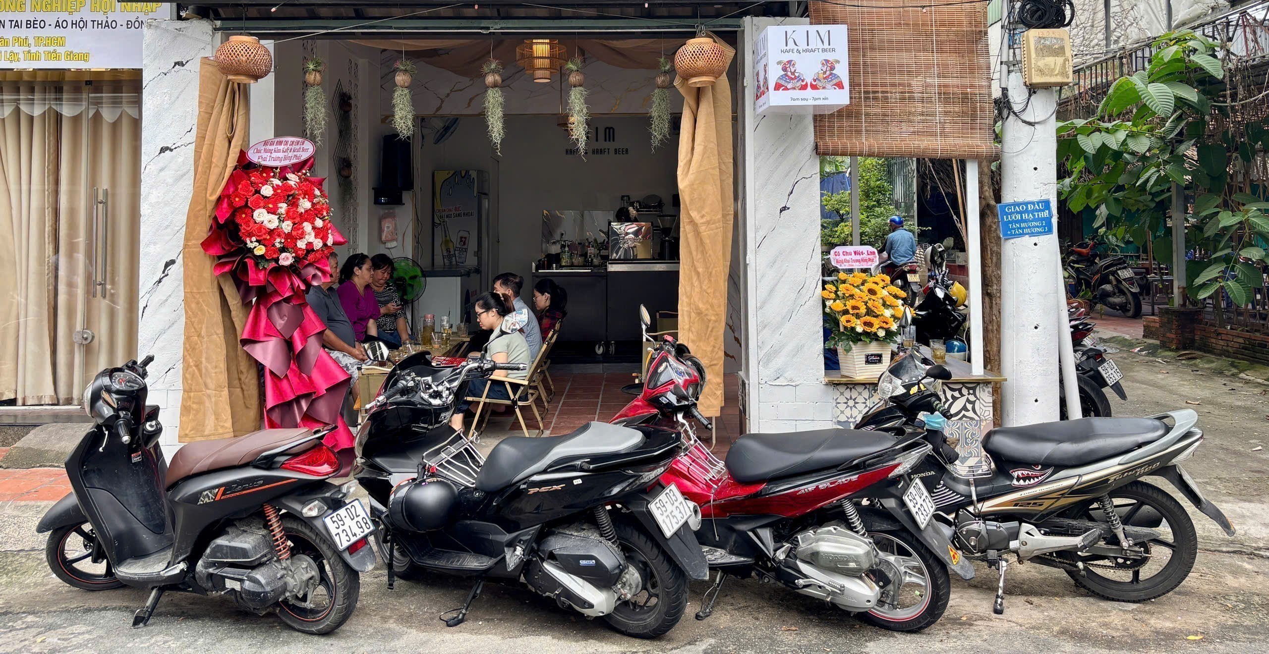 Sang quán cafe xinh góc 2 mặt tiền núp hẻm ngay ngã tư – Phường Tân Quý, Tân Phú. 4