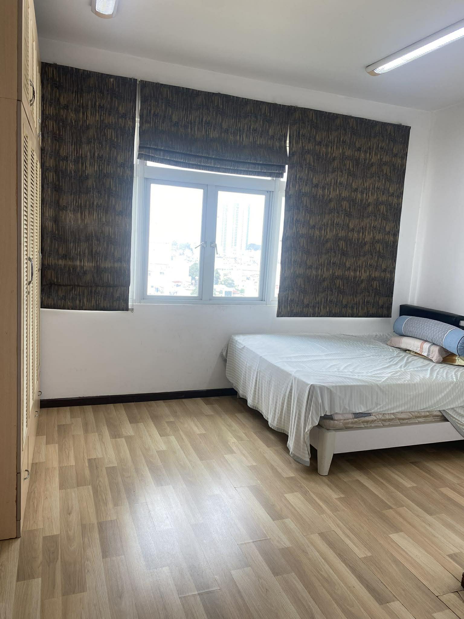 Cần cho thuê Căn hộ Tản Đà court Quận 5, Dt : 80 m2, 2PN, 2WC, Giá : 12.5 tr/th, Có Nội Thất 3