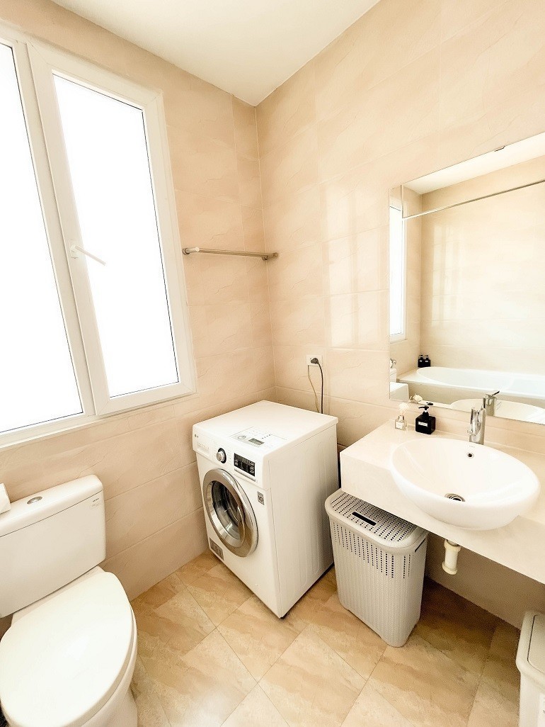 Cho thuê Căn hộ chung cư đường Lê Văn Hưu, Phường Bùi Thị Xuân, Diện tích 45m², Giá 16.5 Triệu 5