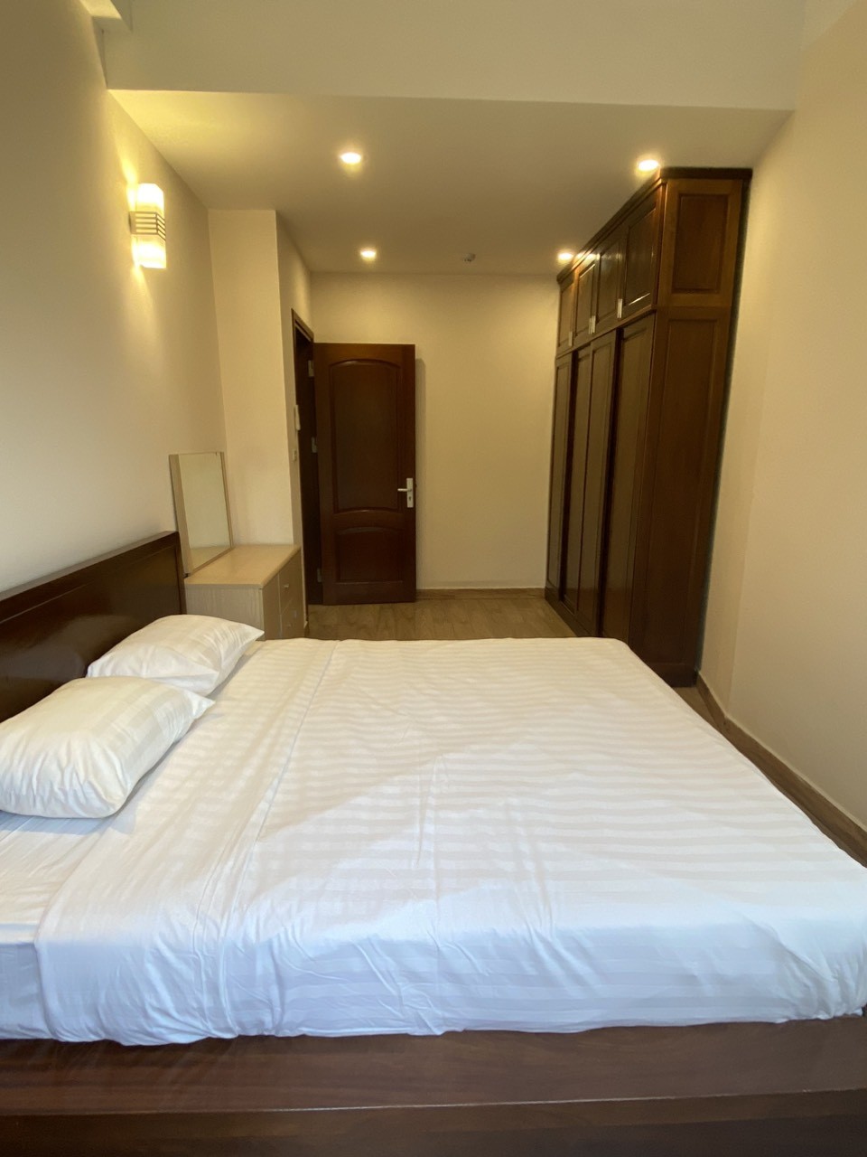 Chính chủ cho thuê Căn chung cư mini giá rẻ 1N, 1K tại Ngõ 189 Hoàng Hoa Thám, Ba Đình. Chỉ 10tr 7