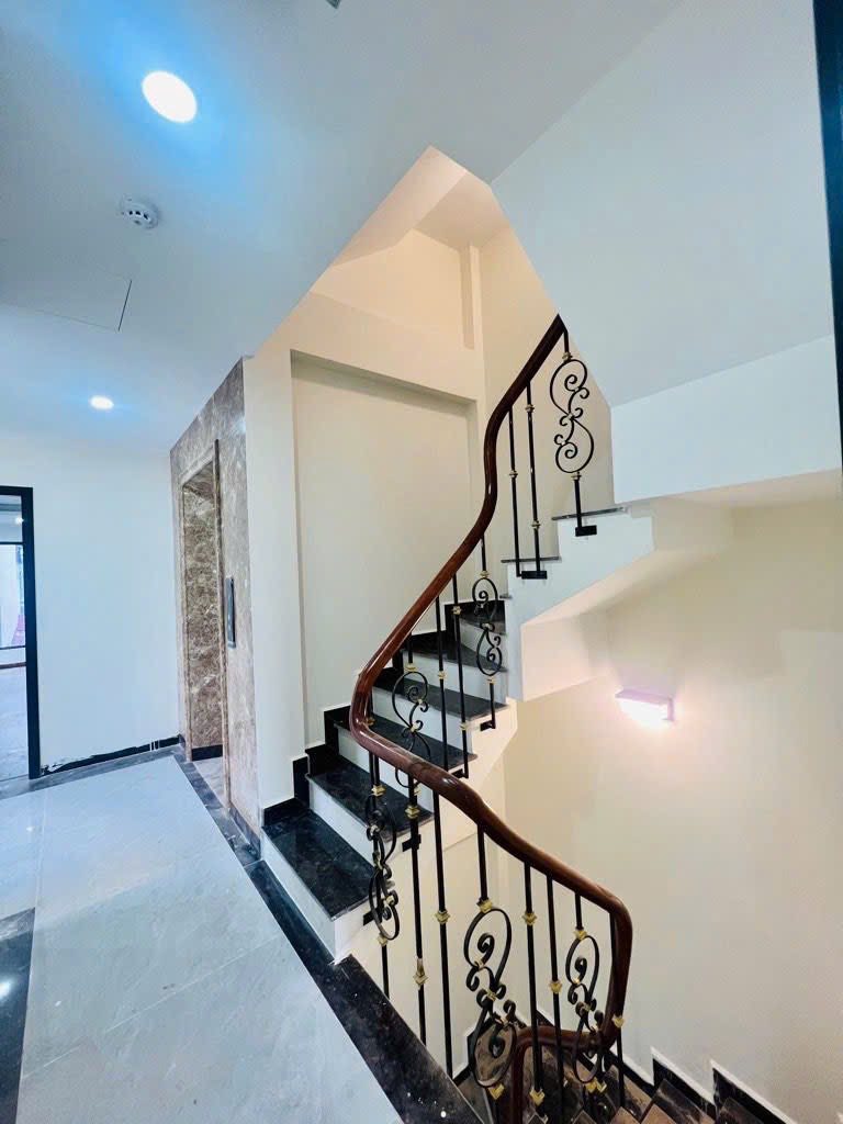 BÁN NHÀ NGUYỄN TRÃI THANH XUÂN, LÔ GÓC 3 MẶT THOÁNG, 7 TẦNG THANG MÁY  Ở, VP, NHỈNH 27 TỶ 4