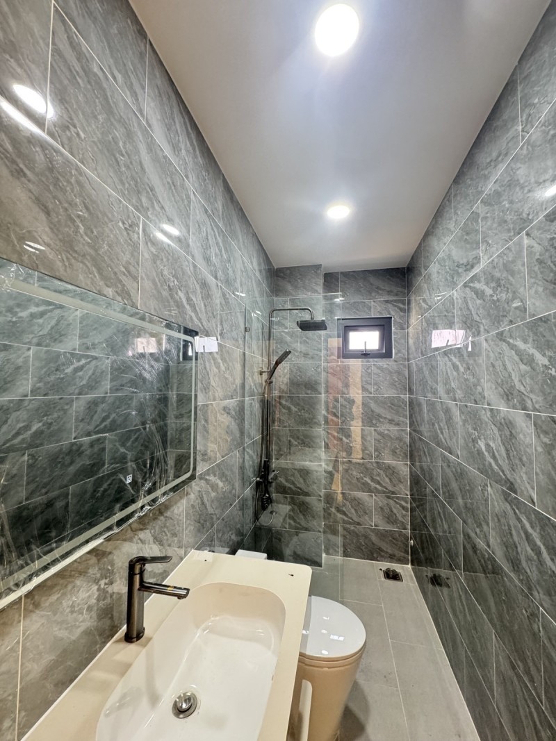 Bán nhà 4 tầng đường 359,  Phước Long B, Q9, Thủ Đức, TP HCM. DT 84m2, SH. Giá  9.7 tỷ 4