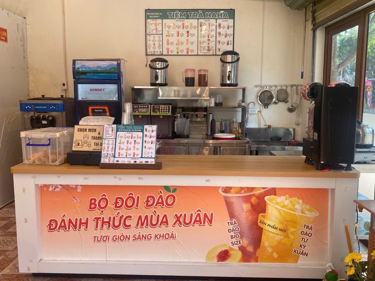 Do thay đổi định hướng kinh doanh, mình cần sang nhượng lại toàn bộ quán trà sữa 3