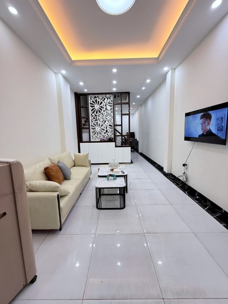 NGỌC THỤY – Ô TÔ ĐỖ CỬA – FULL NỘI THẤT CAO CẤP – GẦN KHAI SƠN CITY 4
