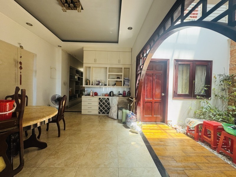 Bán nhà đường số 2, Tăng Nhơn Phú B, Thủ Đức, TP HCM. DT 167 m2, 3 tầng. Giá - 12.9 tỷ. 2