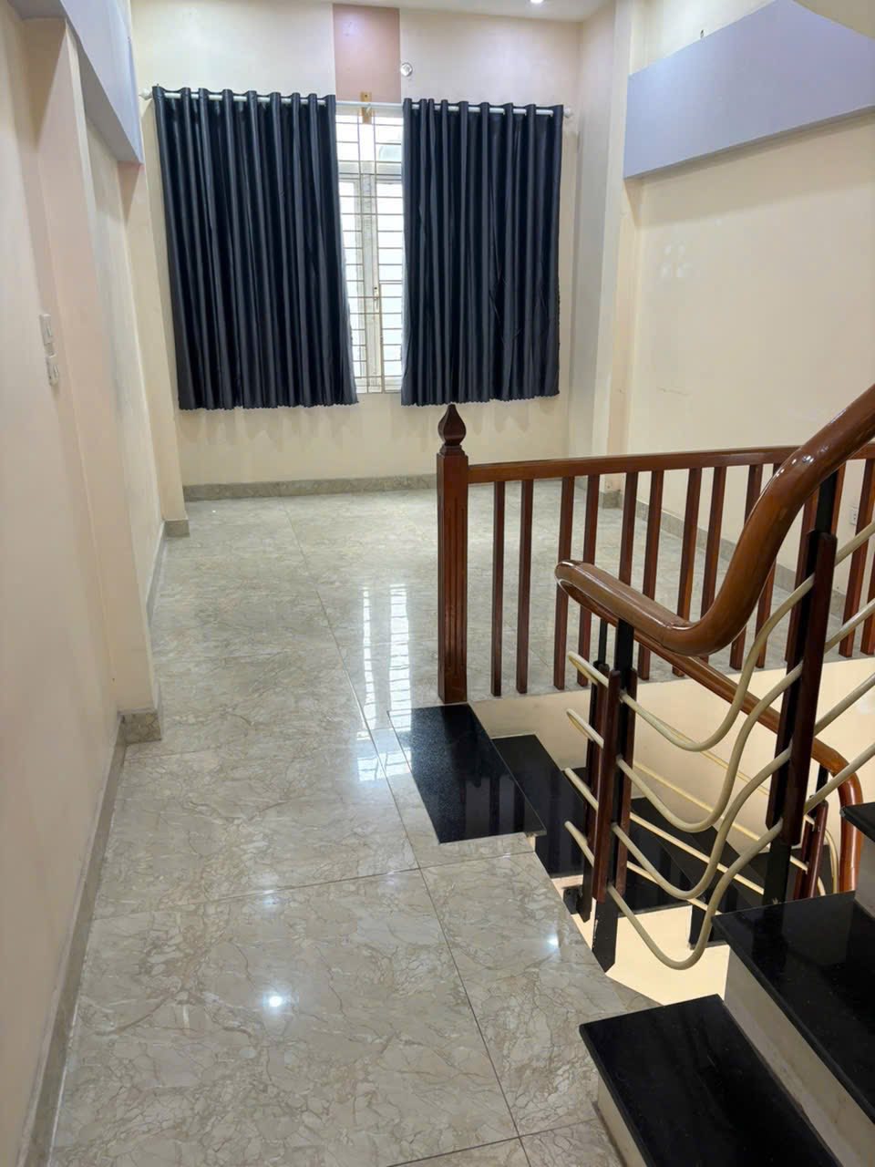 CẦN BÁN GẤP-NHÀ MẶT PHỐ BỜ SÔNG SÉT-MẶT NGÕ ÔTÔ TRÁNH-40M 5T-KINH DOANH BẤT CHẤP 3