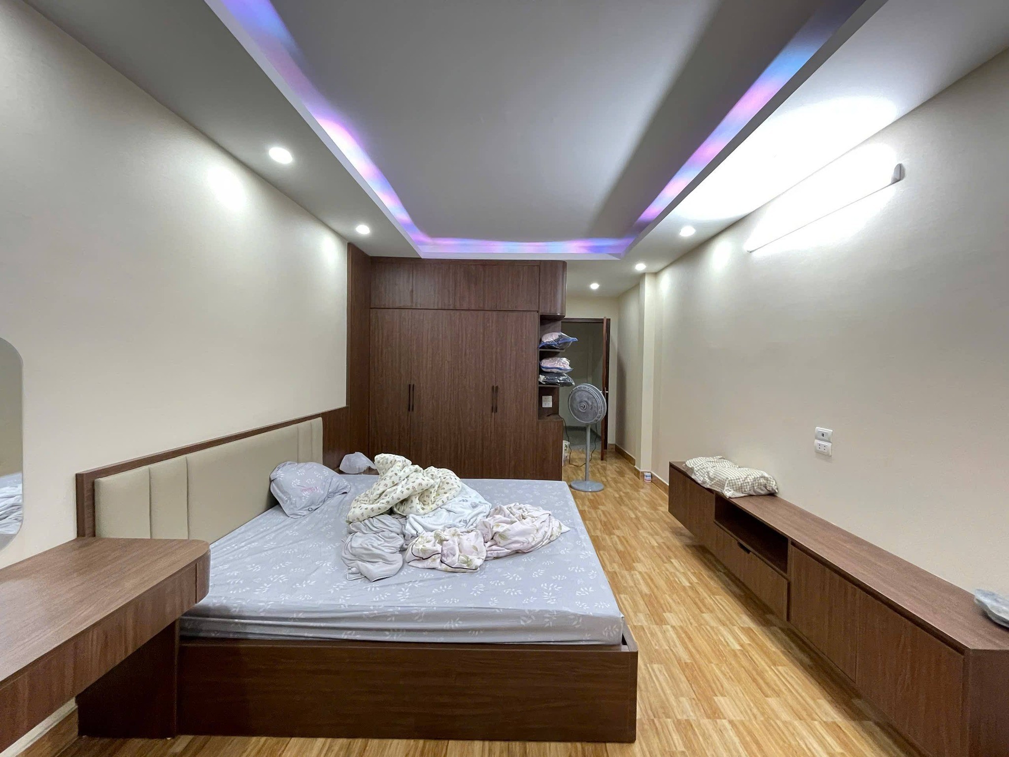 TRUNG TÂM HOÀNG MAI-SỔ ĐẸP PHÂN LÔ-38Mx5T-ÔTÔ VÀO NHÀ-15M RA MẶT PHỐ LĨNH NAM 2