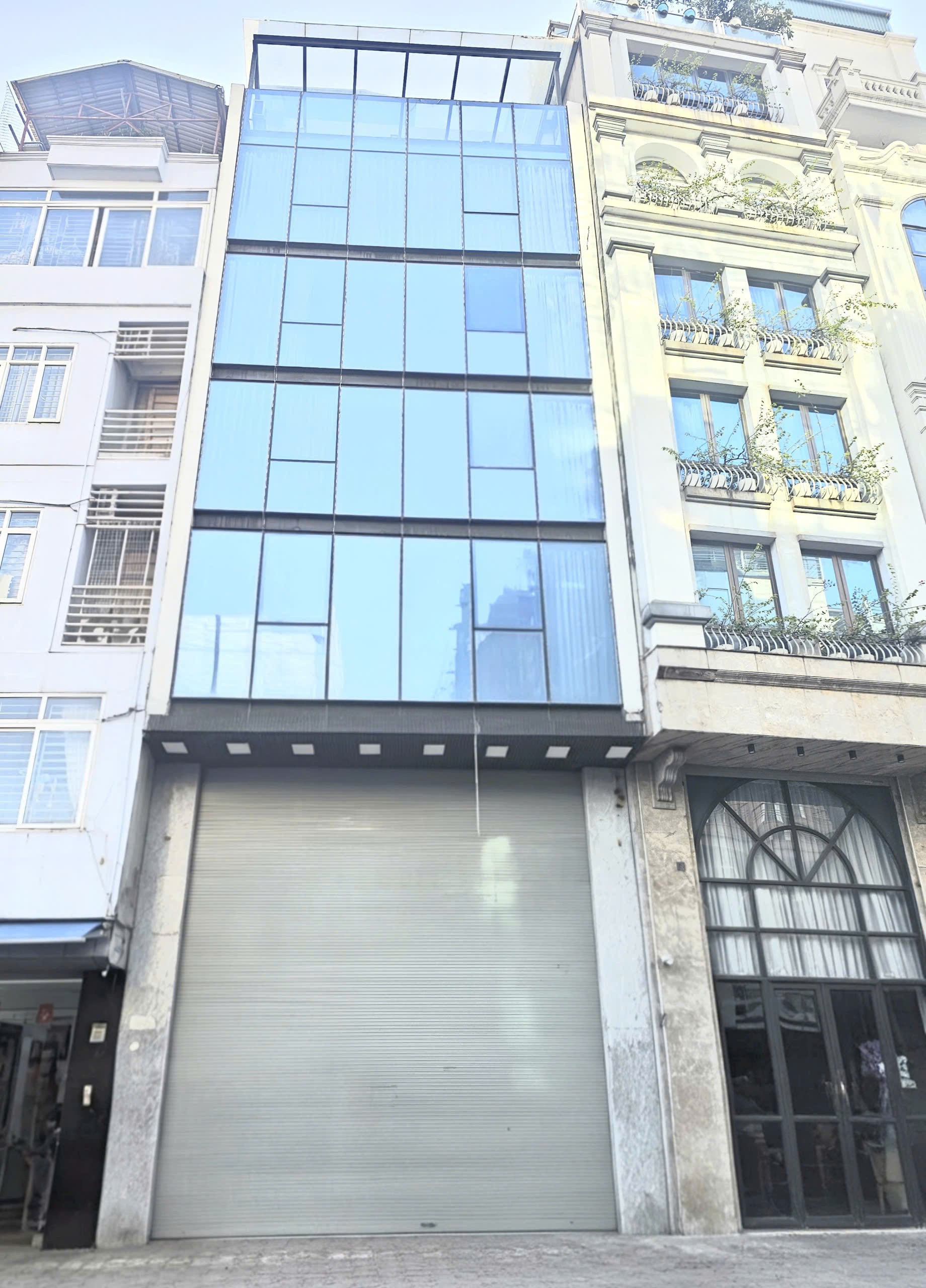 Cho thuê nhà, 92m2- 5T, Nguyễn Trường Tộ, Hàng Than, Trấn Vũ -51 tr