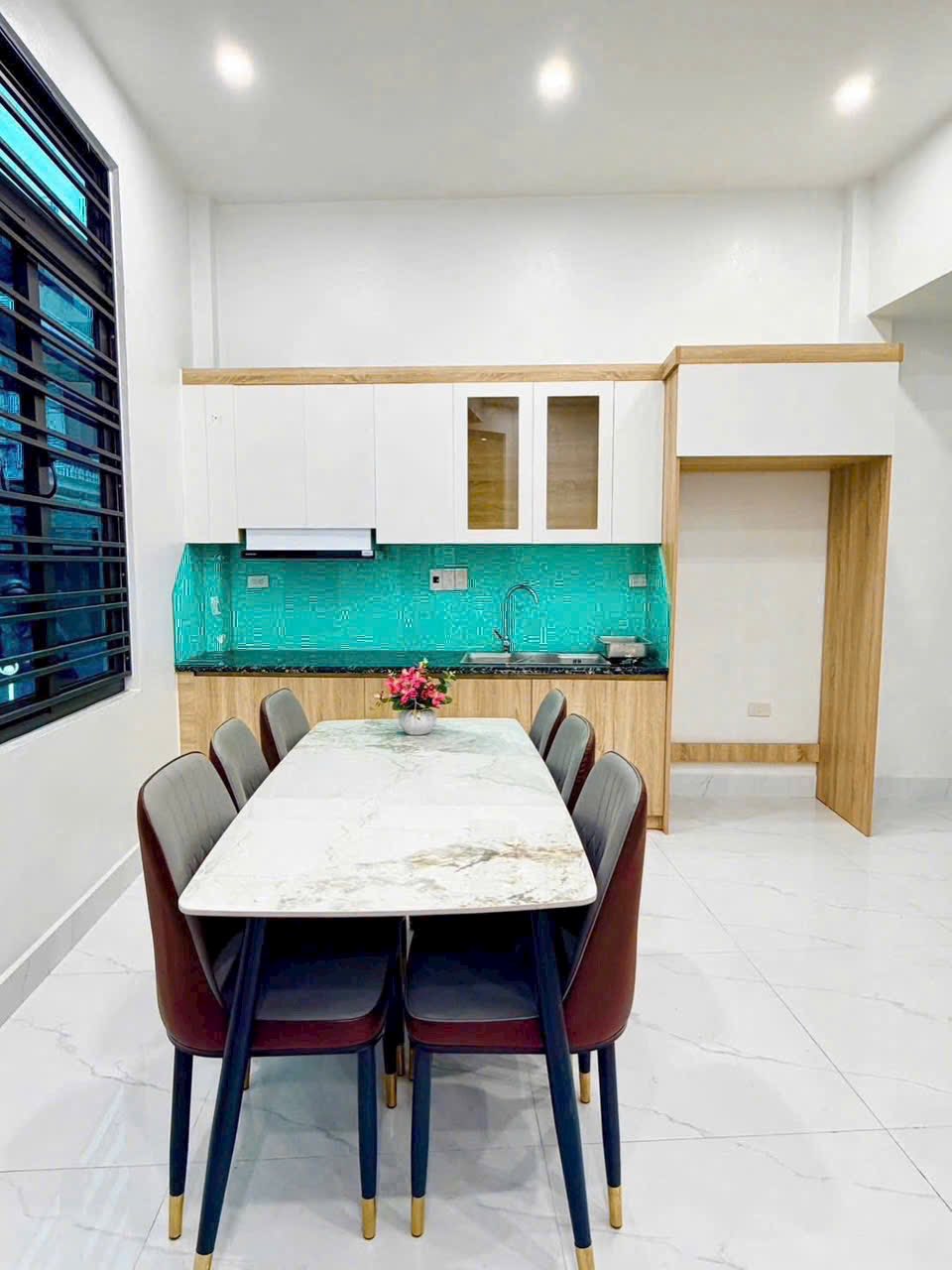 Bán 6 căn nhà ngõ phố Quyết Thắng, ph Bình Hàn, TP Hải DƯơng, 42m2, 3 ngủ, 3 tầng, giá chỉ từ 2.15 9