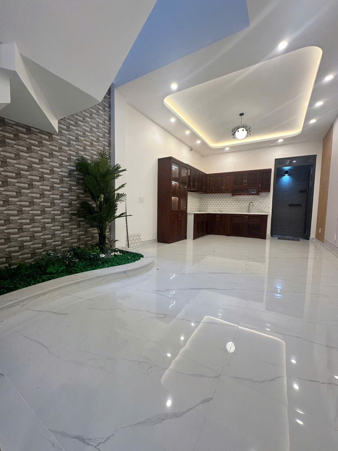 HÀNG HOT TÂN KIỂNG Q7 - NHÀ MỚI ĐƯỜNG PHAN HUY THỰC Dt: 4x19m.3 tầng mới,Giá 16.9 Tỷ 2