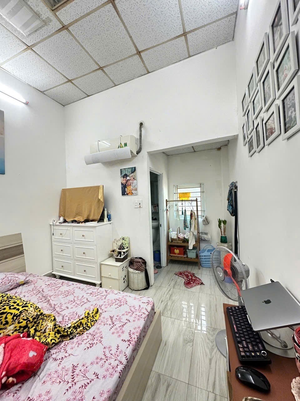 BÁN NHÀ VÀI BƯỚC RA HXH THIÊN PHƯỚC TÂN BÌNH 30M2 3 TẦNG 4PN SHR CHỈ 5.6 TỶ 8