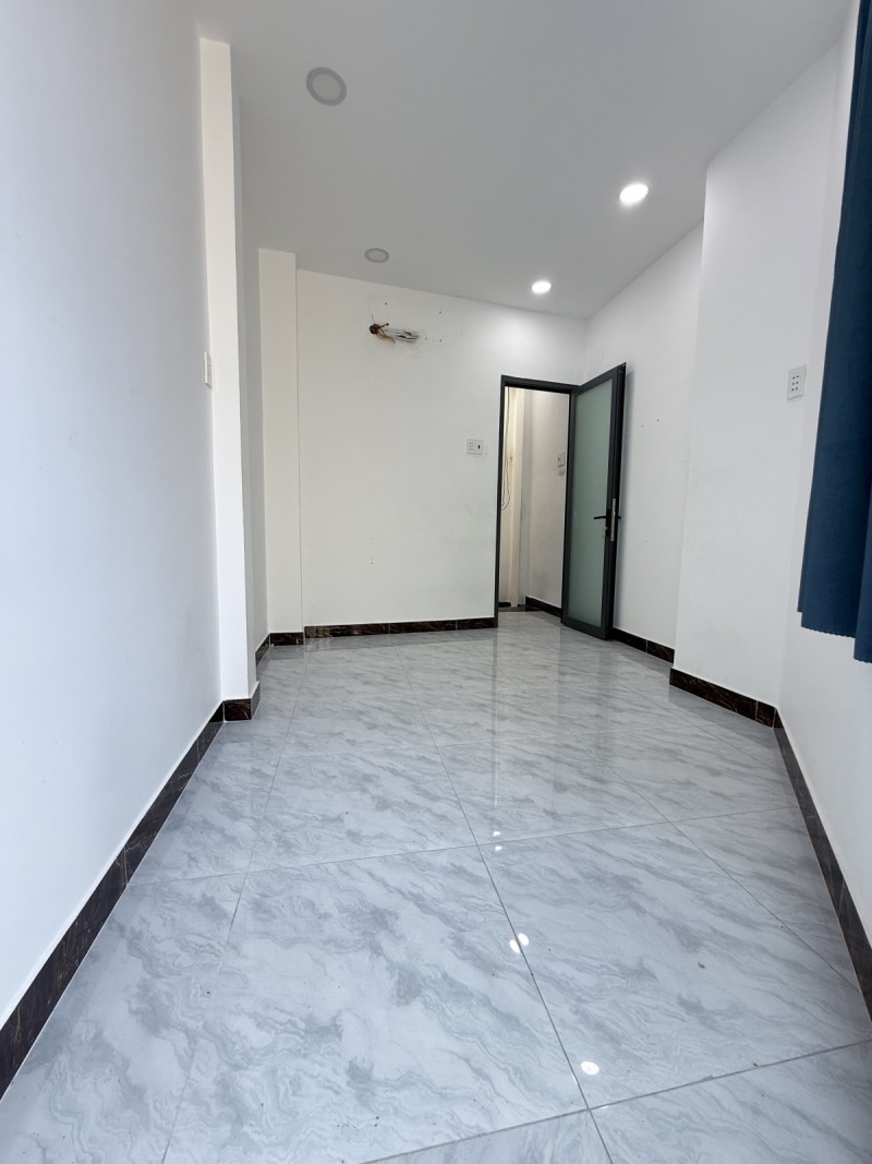 ÔNG ÍCH KHIÊM Q11 23M2 2 TẦNG 2PN 2WC SHR CHỈ 3.2 TỶ 9