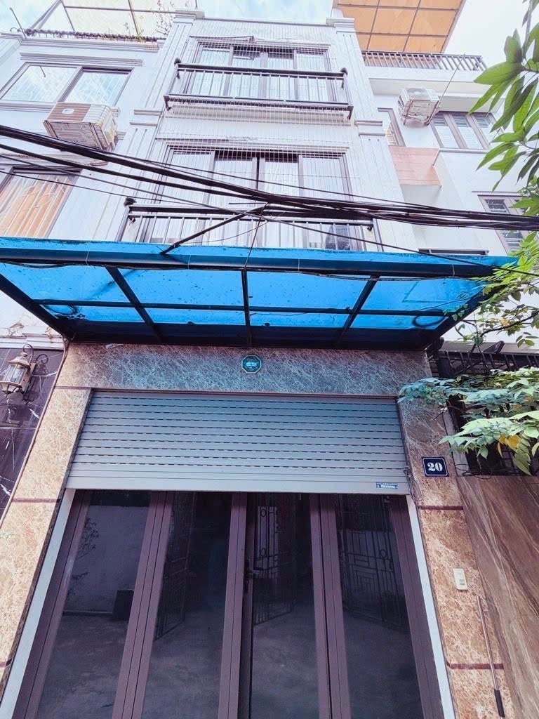 BÁT KHỐI – Ô TÔ ĐỖ CỬA – FULL NỘI THẤT – 2 THOÁNG 3