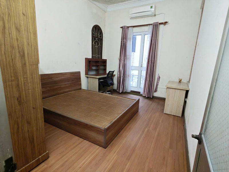 Cần bán nhà 4 tầng 32m2 căn góc 3 mặt thoáng tại ngõ 987 Ngô Gia Tự. Cách đường ô tô 100m 2