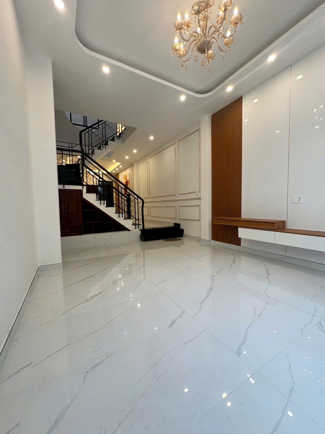 HÀNG HOT TÂN KIỂNG Q7 - NHÀ MỚI ĐƯỜNG PHAN HUY THỰC Dt: 4x19m.3 tầng mới,Giá 16.9 Tỷ 3