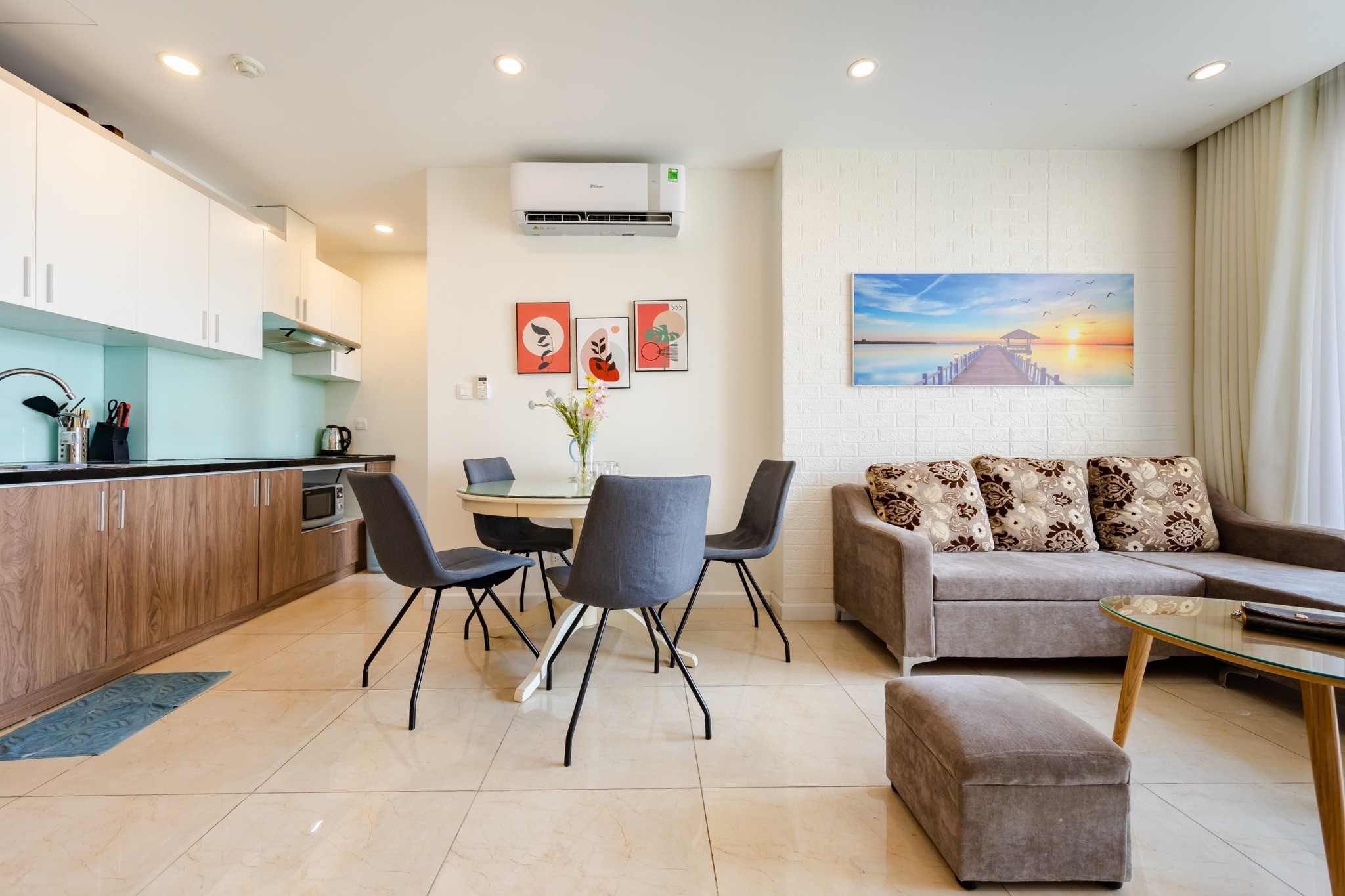 Bán căn 2PN trực diện view hồ Vinhomes D'Capitale, giá 10.x tỷ 5
