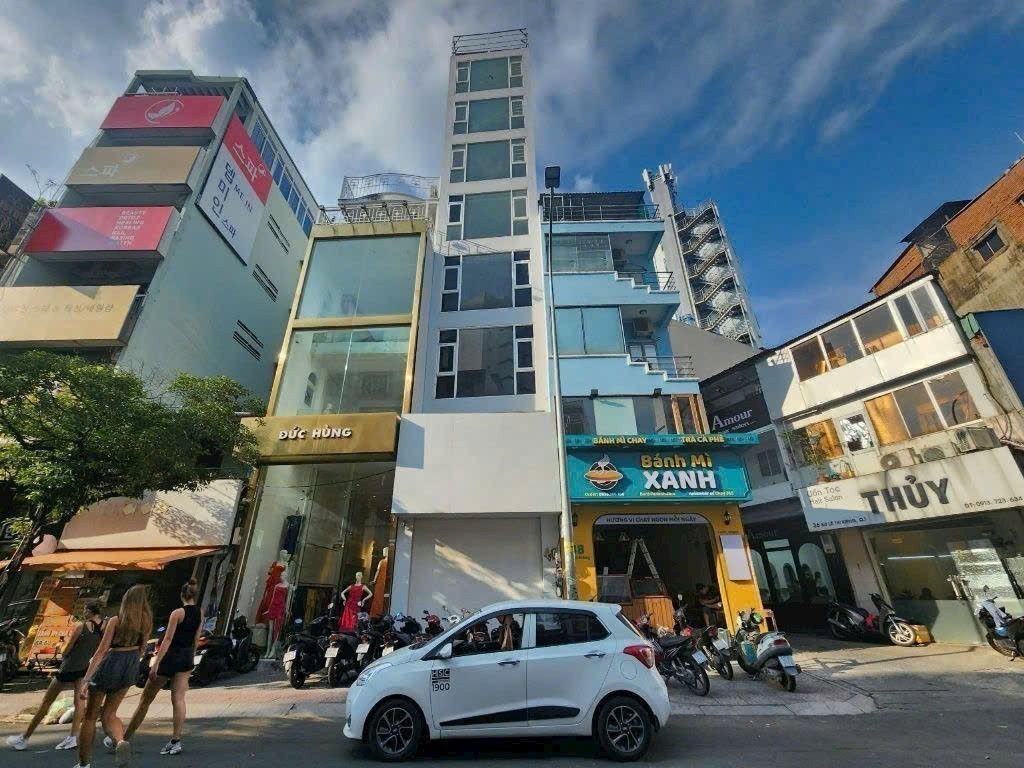 Cần bán Homestay - Khách Sạn đường Lê Thị Riêng, Phường Bến Thành, Diện tích 43m², Giá 39 Tỷ