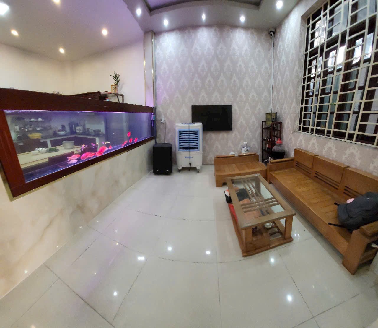 Cần bán gấp nhà quận Bình Tân, 12x10m, sổ hồng giấy tờ đầy đủ, 7 tỷ thương lượng, chính chủ!!!