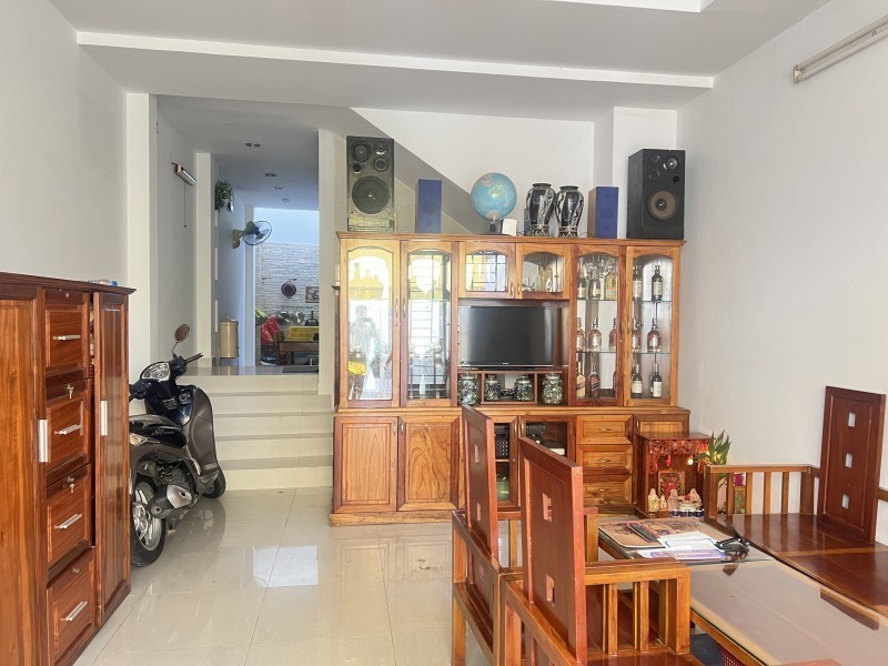Bán nhà mặt phố đường 263, Tăng Nhơn Phú A, Thủ Đức, TP HCM. DT 85m2, 4 tầng. Giá 7.2 tỷ, SHR 2