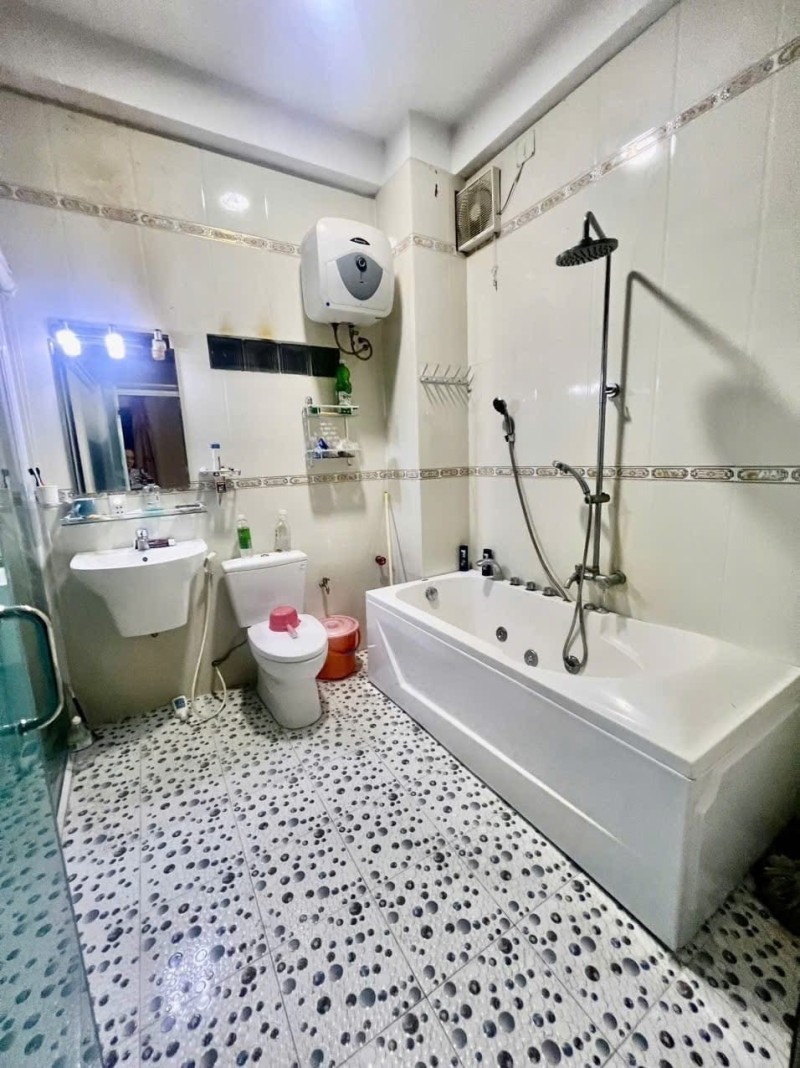 Bán nhà đường số 22, Phường Bình Trưng, Q2, TP HCM. DT 132m2, 4 tầng, 6PN, sổ hồng, 7.5 tỷ 4