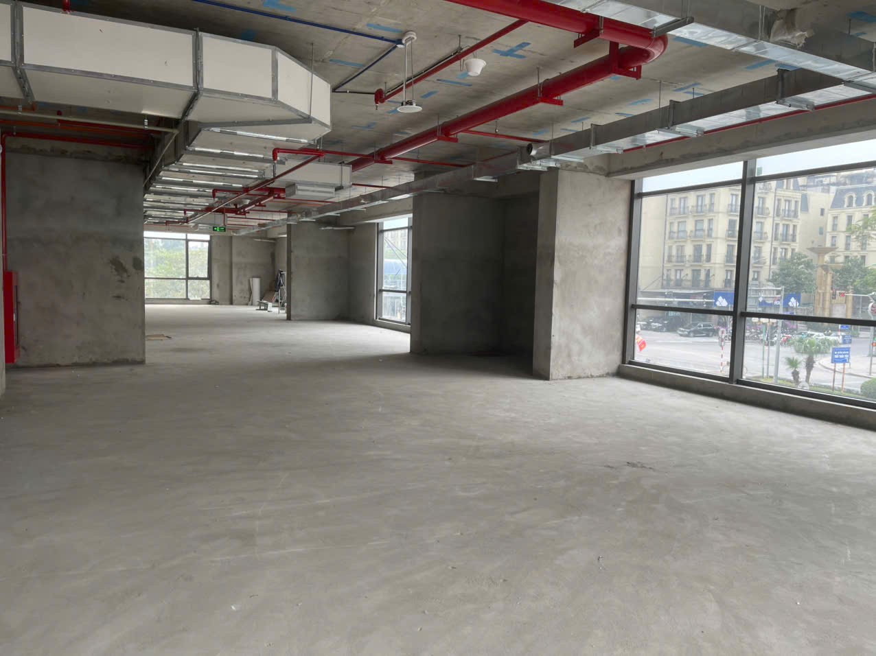 Cho thuê sàn văn phòng dự án The Charm An Hưng với diện tích đa dạng từ 200m², giá thương lượng 3