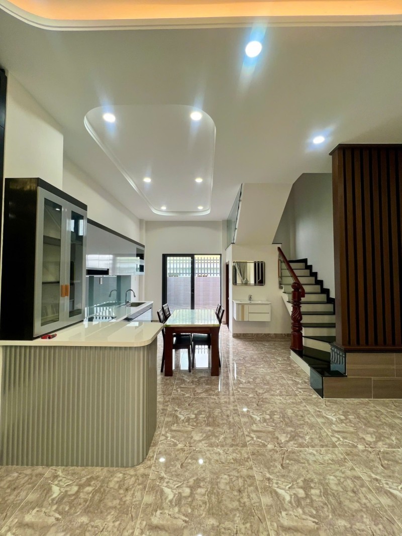 Bán nhà đường số 160, Tăng Nhơn Phú A, Q9, Thủ Đức, TP HCM. DT 75m2, 3 tầng, SH. Giá  6.7 tỷ 2