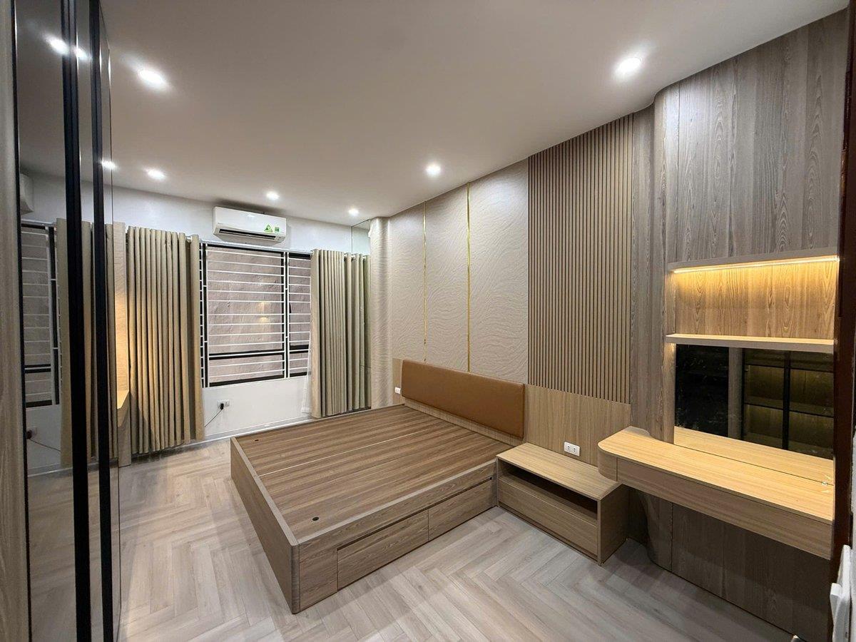 TRUNG TÂM ĐÔNG ĐA - PHỐ NGUYỄN LƯƠNG BẰNG-  5 TẦNG FULL NỘI THẤT - CÁCH 0T0 60M 2
