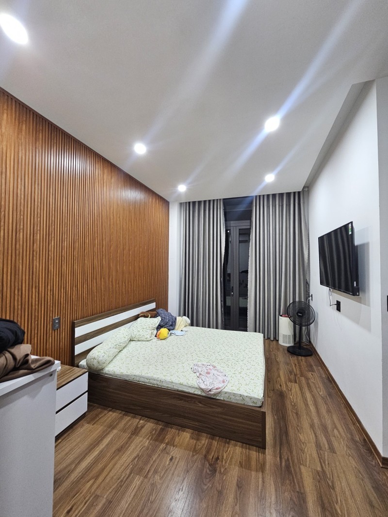 Bán nhà 3 tầng đường Đa Mặn, 70m2, 3PN, gần Lê Văn Hiến, giá 7.2 tỷ 2