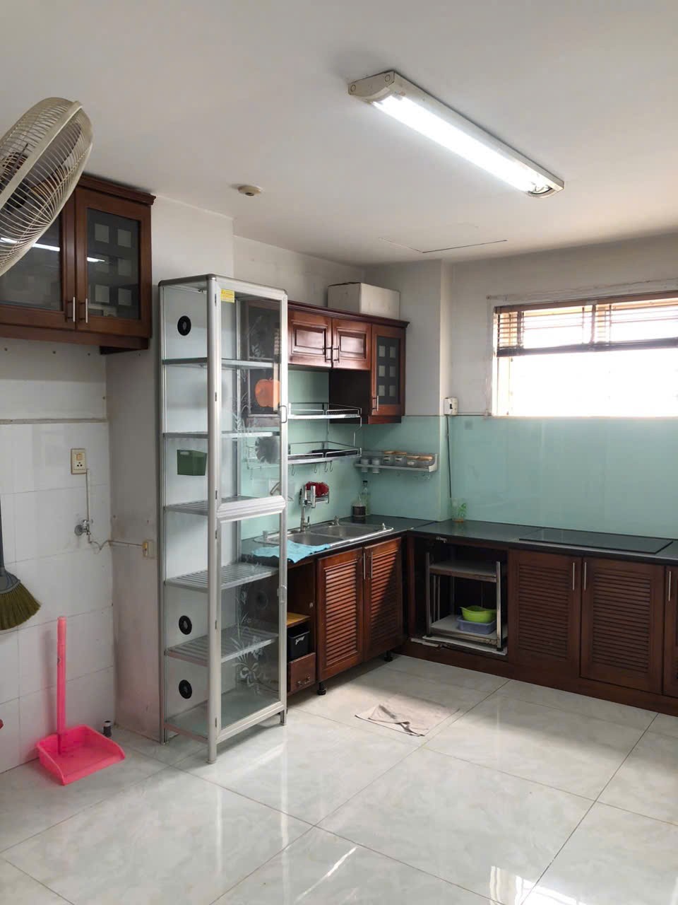 Cần Cho thuê Căn Hộ Ngần hàng ACB Quận 11, DT : 126 m2, 3PN, Giá : 12.5 tr/th 2