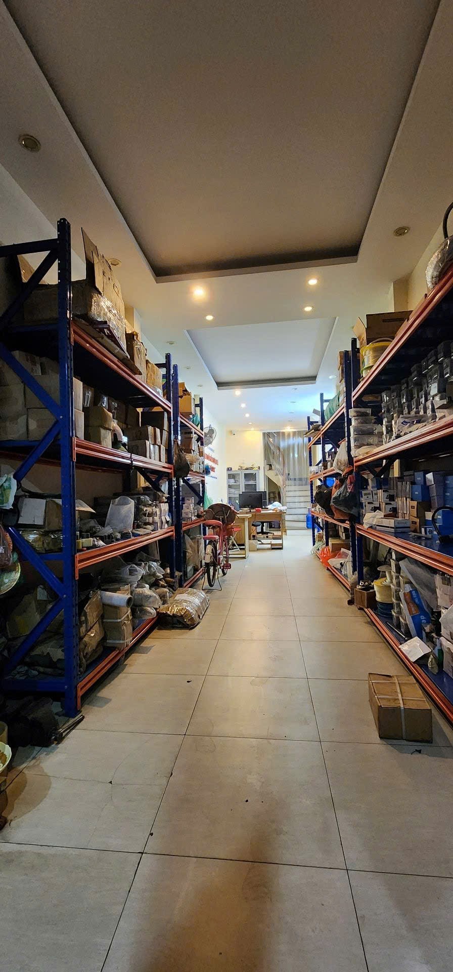 Cần bán Nhà mặt tiền đường Tam Trinh, Phường Yên Sở, Diện tích 45m², Giá 16 Tỷ 5