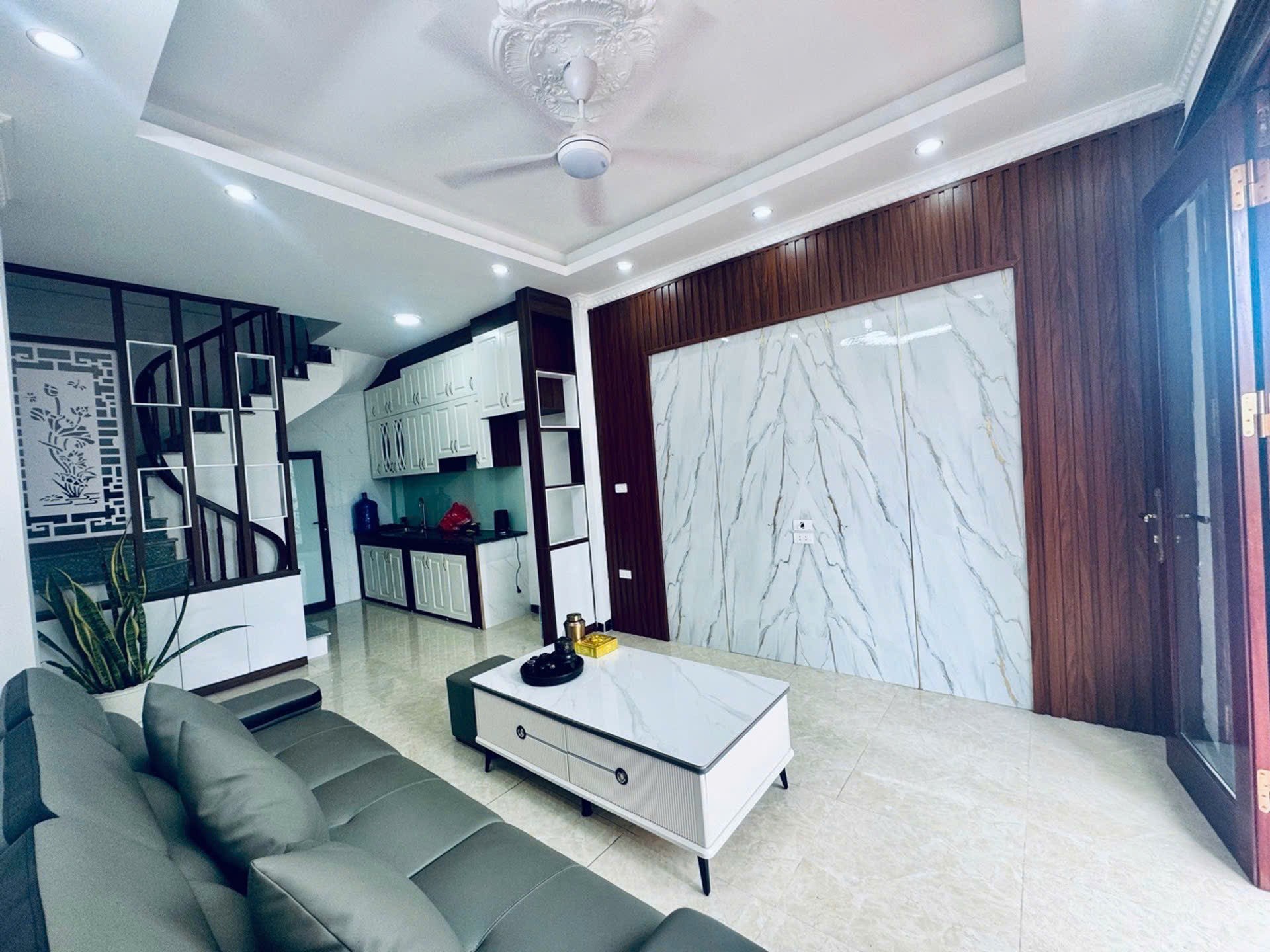 BÁN NHÀ THẠCH BÀN 5 TẦNG, Ô TÔ ĐỖ CỬA, TÀI CHÍNH HƠN 6 TỶ 4