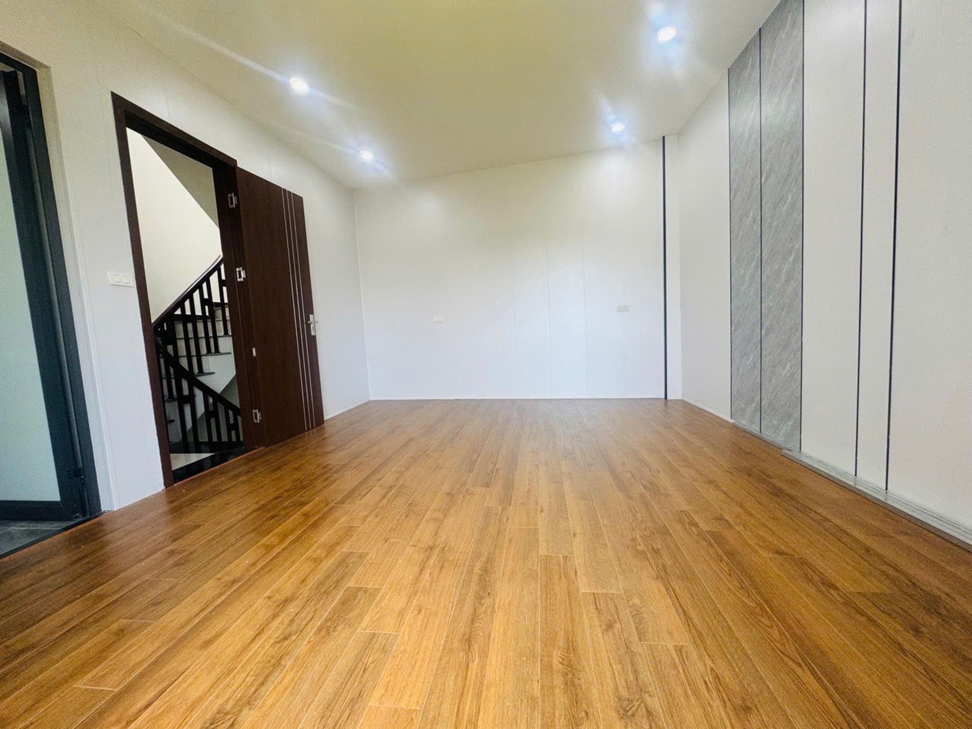 BÁN NHÀ 5 TẦNG PHÚC LỢI, FULL NỘI THẤT NHÀ ĐẸP HIẾM 4