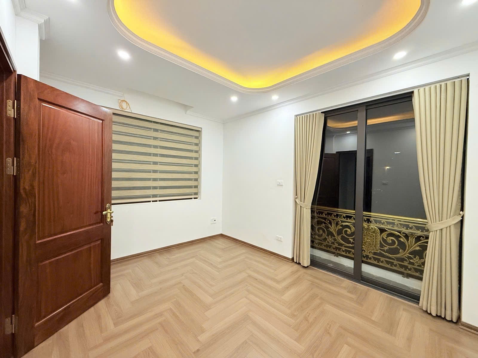 Cần bán Nhà mặt tiền đường Minh Khai, Phường Minh Khai, Diện tích 60m², Giá 24.8 Tỷ