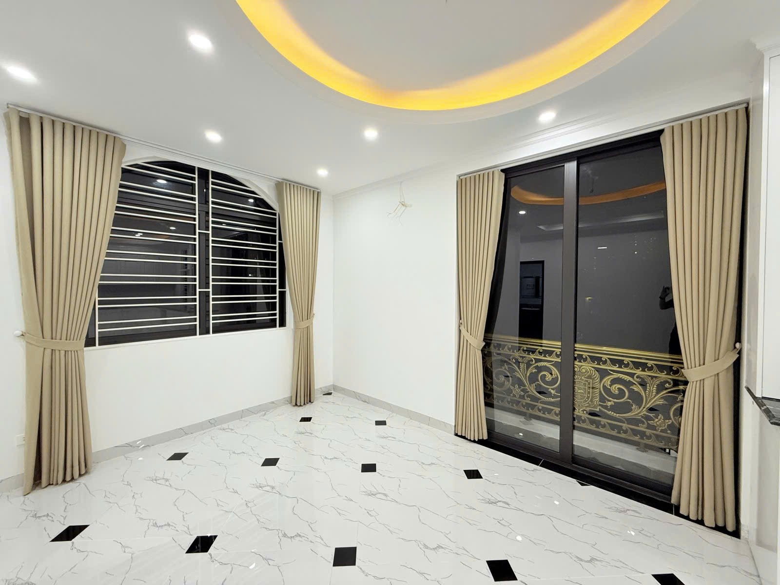 Cần bán Nhà mặt tiền đường Minh Khai, Phường Minh Khai, Diện tích 60m², Giá 24.8 Tỷ 5