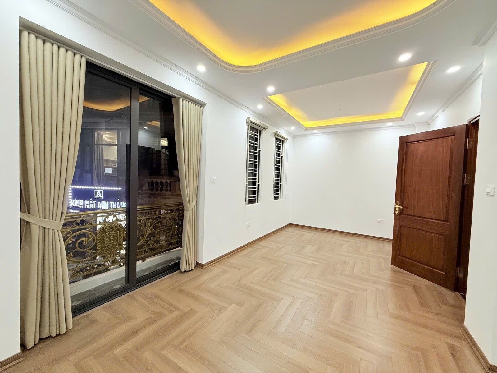 Cần bán Nhà mặt tiền đường Minh Khai, Phường Minh Khai, Diện tích 60m², Giá 24.8 Tỷ 6