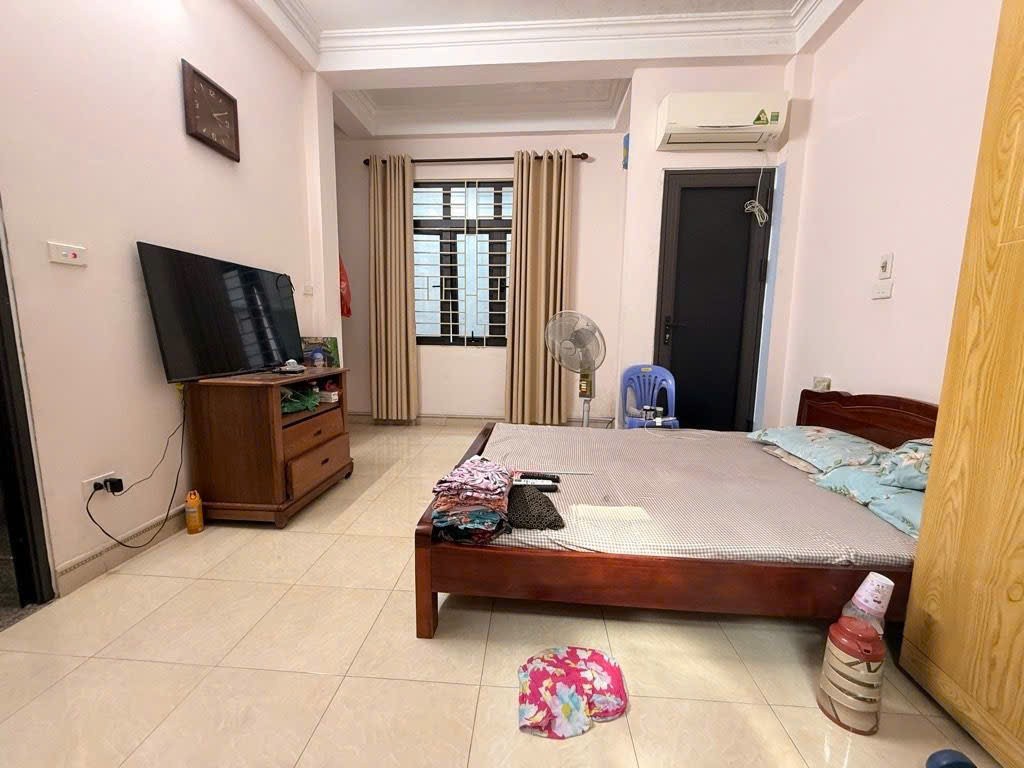 Cần bán Nhà mặt tiền đường Tân Mai, Phường Tân Mai, Diện tích 30m², Giá 4.3 Tỷ