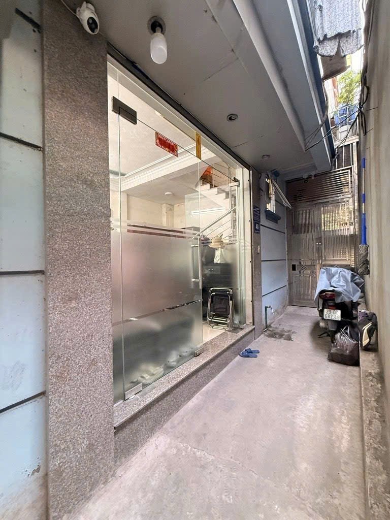Cần bán Nhà mặt tiền đường Tân Mai, Phường Tân Mai, Diện tích 30m², Giá 4.3 Tỷ 5