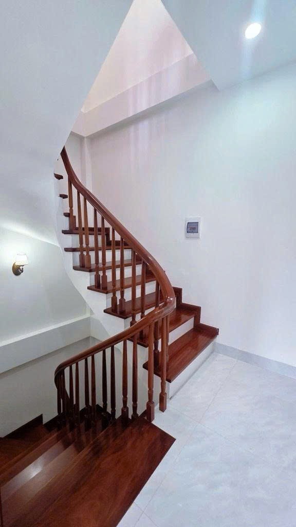 Cần bán Nhà mặt tiền đường Tam Trinh, Phường Vĩnh Tuy, Diện tích 34m², Giá 8.35 Tỷ 5
