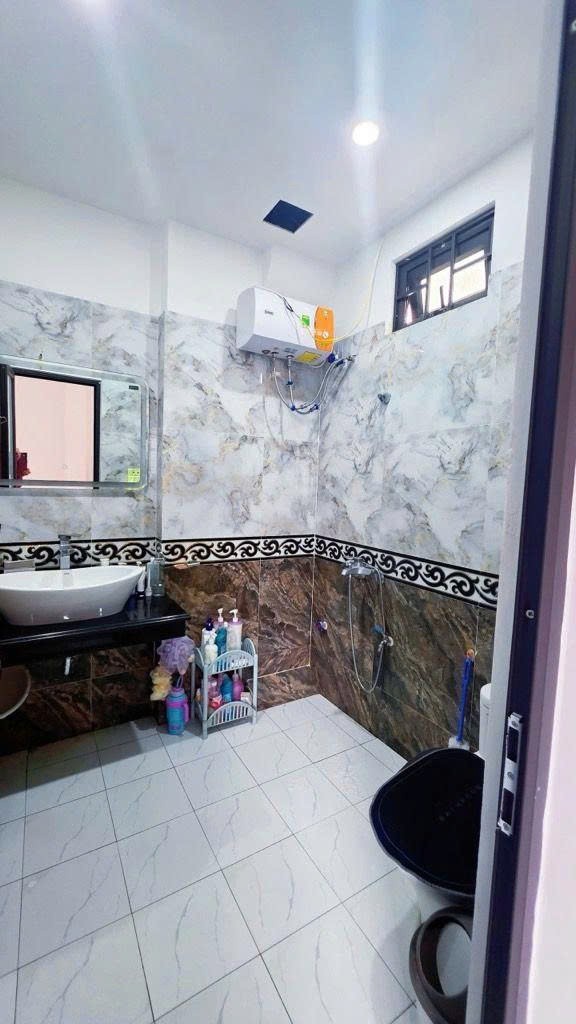Cần bán Nhà mặt tiền đường Tam Trinh, Phường Vĩnh Tuy, Diện tích 34m², Giá 8.35 Tỷ 6