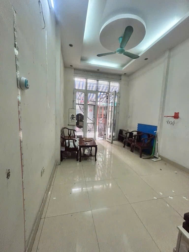 Cần bán Nhà mặt tiền đường Kim Ngưu, Phường Thanh Lương, Diện tích 46m², Giá 13.9 Tỷ 2