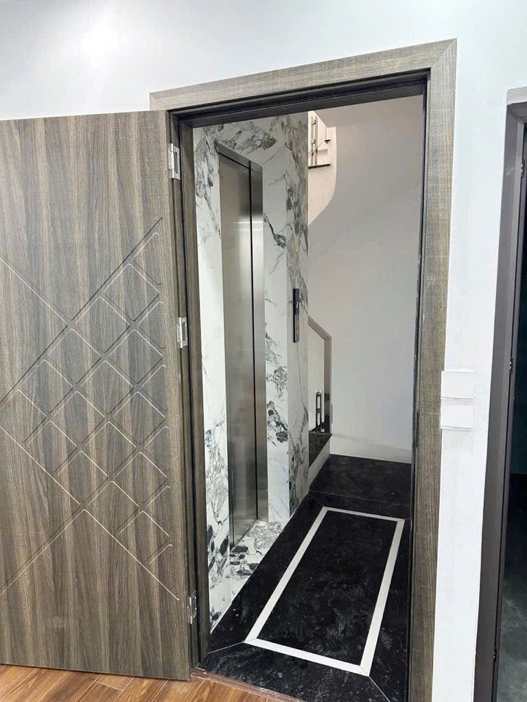BÁN GẤP NHÀ PHỐ ĐÀM QUANG TRUNG, LÔ GÓC 6 TẦNG THANG MÁYẦNG 4