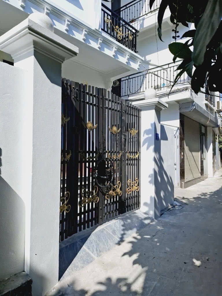 BÁN GẤP NHÀ PHÚC LỢI, 4 TẦNG. LÔ GÓC NHÀ DÂN XÂY 80M2 CHỈ HƠN 8 TỶ 2