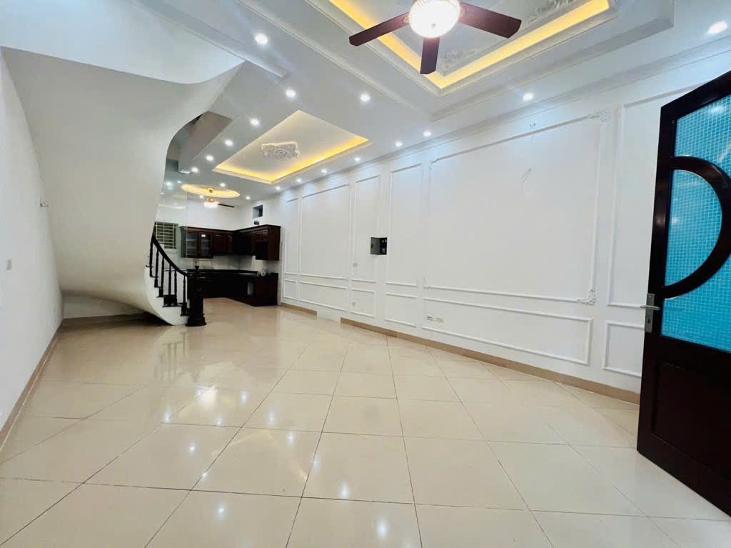 BÁN GẤP NHÀ PHÚC LỢI, 4 TẦNG. LÔ GÓC NHÀ DÂN XÂY 80M2 CHỈ HƠN 8 TỶ 3