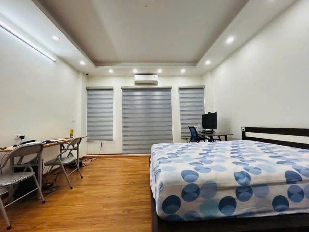 Cần bán Nhà mặt tiền đường Yên Lạc, Phường Vĩnh Tuy, Diện tích 54m², Giá 15.5 Tỷ 5