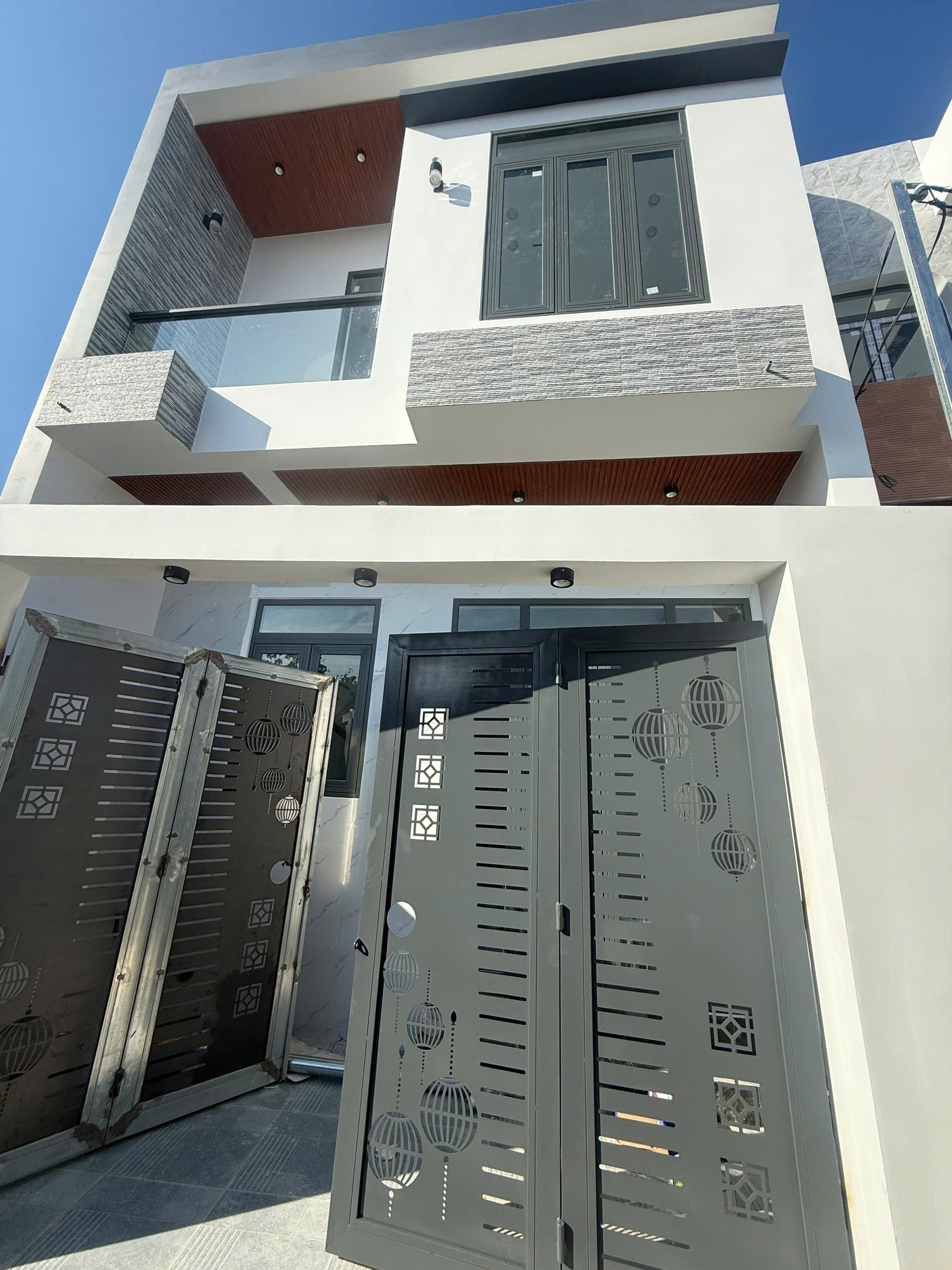 Bán nhà Diên Điền thôn Đông 1 mới xây - đường Mã Thánh 2 tầng full thổ cư có giấy phép XD