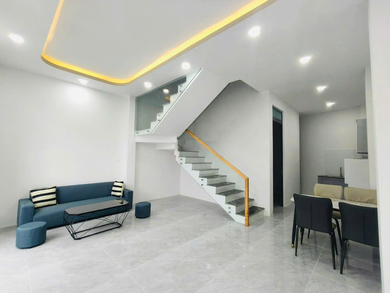 Bán nhà Diên Thạnh 2 tầng mới xây ngay trung tâm Diên Khánh gần ngã 3 Mã Xá và Dốc Bà Tùng 2