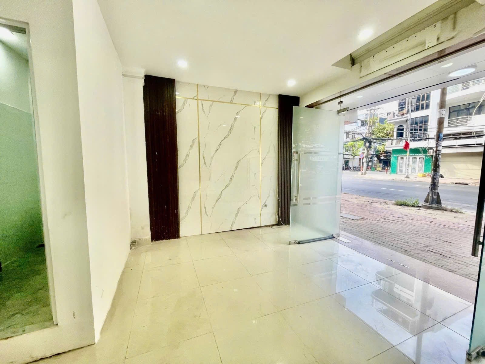 MẶT TIỀN ĐINH BỘ LĨNH 63M² (4.2 × 15) - 5 TẦNG - HỢP ĐỒNG THUÊ 42 TR/THÁNG - 17.5 TỶ 9