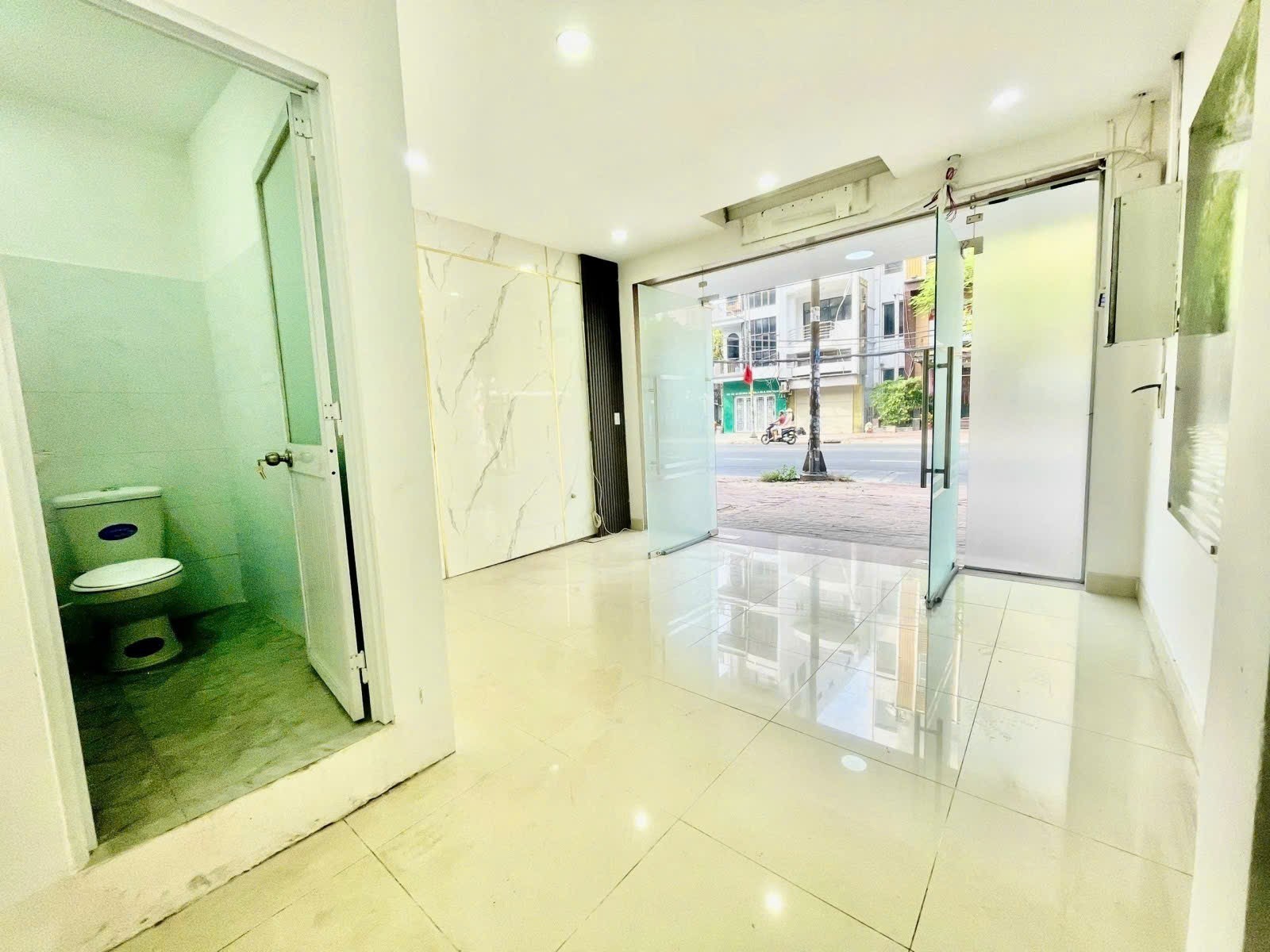 MẶT TIỀN ĐINH BỘ LĨNH 63M² (4.2 × 15) - 5 TẦNG - HỢP ĐỒNG THUÊ 42 TR/THÁNG - 17.5 TỶ 7
