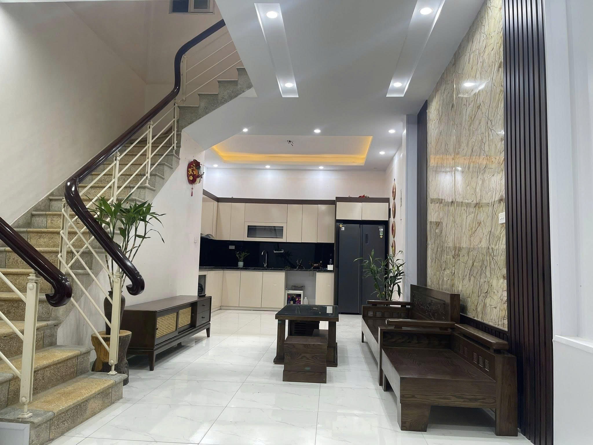 Cho thuê nhà riêng ngõ 23 Lạc Trung, Hai Bà Trưng 52M x 3T (4 ngủ) FULL ĐỒ đẹp giá 15.5 triệu 3