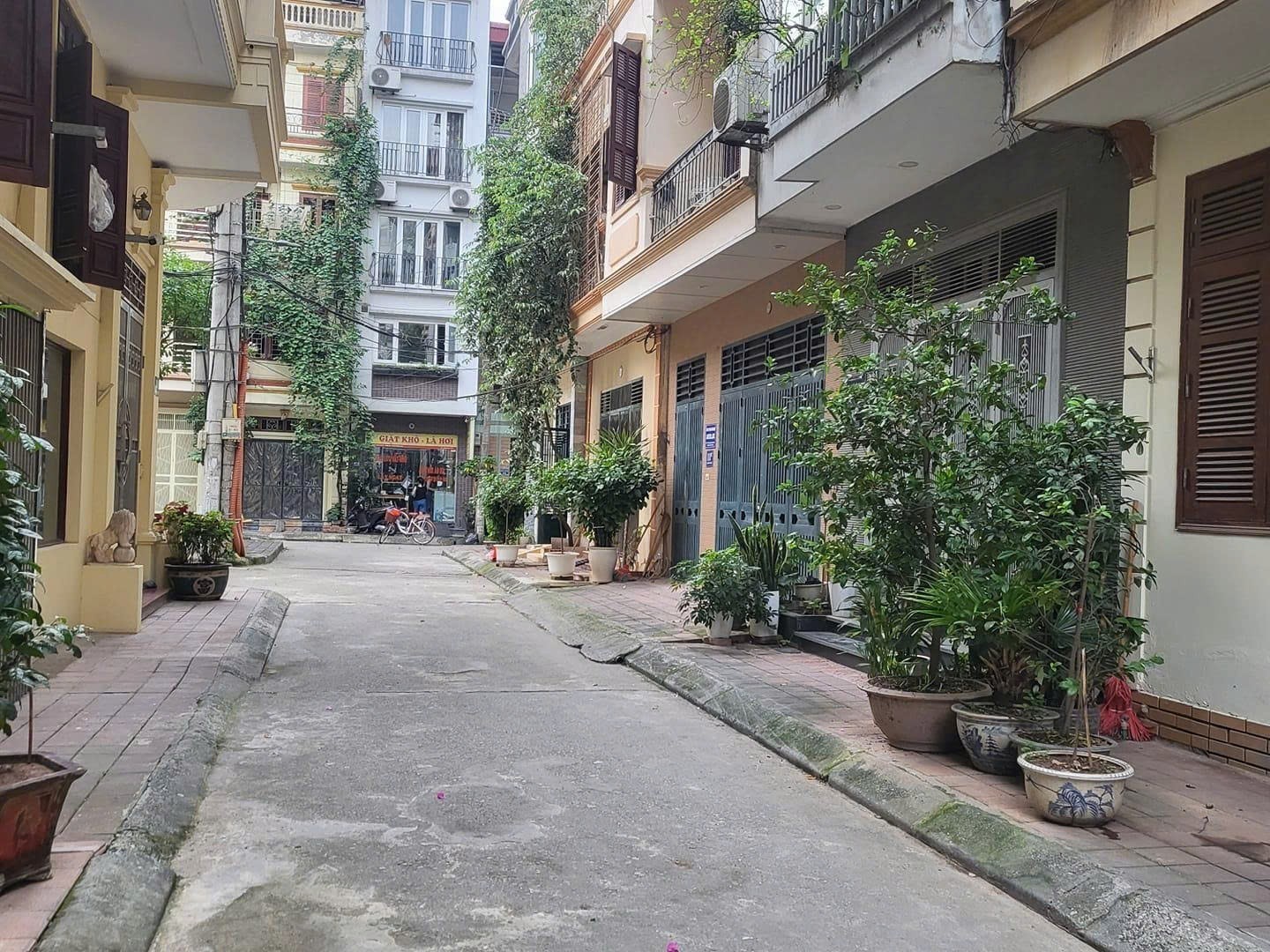 Cho thuê nhà PL, Ô TÔ, VỈA HÈ tại Nghĩa Đô, Cầu Giấy 42M x 5T (6 ngủ) giá 20 triệu 4